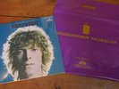 DAVID BOWIE - MAN OF WORDS MAN OF MUSIC  BLUE VINYL GRON. MUSEUM LP + ORIG. BAG
