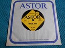 THE KINKS 'SET ME FREE'/'I NEED YOU' UK 60s GARAGE POP OZ ASTOR 45