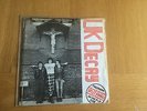 UK DECAY -PNEUMANIA -SPLIT SINGLE  E.P PLASTIC RECORDS 7