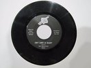 THE VERSATILES Cry Like A Baby / Lonely Man STAFF 210 45 rpm RARE NORTHERN SOUL
