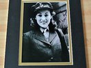 DAME VERA LYNN HAND SIGNED AUTOGRAPH 10X8 PHOTO MOUNT COA WW2 FORCES SWEETHEART