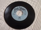 THE EARLS   AMOR/REMEMBER ME BABY OLD TOWN  1182  M-