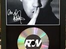 ROBBIE WILLIAMS - SIGNED PHOTO/SILVER DISC DISPLAY