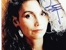 EMMYLOU HARRIS - SINGER / SONGWRITER - XMAS OFFER - SIGNED COLOUR PHOTO - COA