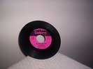 DELICATES - SOULTOWN LABEL 45 - HE GAVE ME LOVE / STOP SHOVING ME AROUND