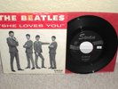 THE BEATLES She Loves You 45 Original Black Swan w/Picture Sleeve
