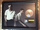 Hurts - Platin Award - Wonderful Life - original Musikpreis für 300.000 Singles