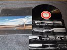 PEARL JAM - YIELD, LP 1998 SONY EUROPE, INCLUDES A STICKER, DIE CUT SLEEVE