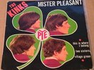 KINKS - VILLAGE GREEN / MR PLEASANT + 2 - French PYE 7