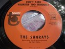 EX Rare Garage Surf Rock 45 : The Sunrays   I Look Baby - I Can't See   Tower