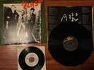 THE CLASH Self Titled 1st Press Vinyl LP & Promotional 45 Single EXCELLENT