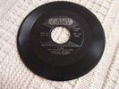 GABRIEL AND THE ANGELS ZING WENT THE STRINGS OF MY HEART/THE ROOSTER  AMY 823