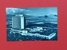 ELVIS PRESLEY-VERY HARD TO FIND PERFORMANCE/HILTON POST CARD-LOVELY CONDITION