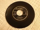 PIECES OF EIGHT(SWINGING MEDALLIONS) DOUBLE SHOT/STRANGE THINGS ACTION 4 M-