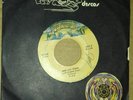 KISS Hard Luck Woman / Calling Dr. Love El Salvador 45 BONI DISCOS small letters