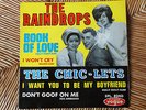 RARE DISQUE VINYLE EP VOGUE EPL.8240 THE RAINDROPS - THE CHIC- LETS