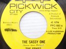 FOXES primitive soul popcorn girl group 45 Sassy One / Get `Em With A Wink JR725