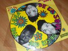De la Soul 3 Feet High and Rising,, 12