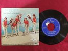 Rare Hong Kong young girls band BLUE STAR SISTERS 45rpm 7