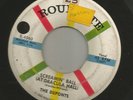 HALLOWEEN DOOWOP- DUPONTS - SCREAMIN BALL AT DRACULA HALL  -HEAR -1958 ROULETTE