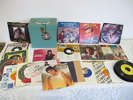 AMFILE PLATTER PACK PHONOGRAPH RECORD CASE WITH RECORDS 45'S