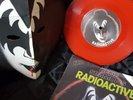 KISS GENE SIMMONS, RADIOACTIVE*WHEN YOU WISH, 1978 CASABLANCA 134, RED + Mask a1