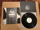JANE' S ADDICTION - NOTHING'S SHOCKING LP  A/1 B/1 + INNER & RIBBED OUTER N/MINT