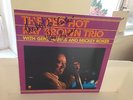 RAY BROWN TRIO - THE RED HOT - CONCORD - PERSONALLY SIGNED BY RAY & MIKEY ROKER
