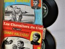 Johnny Hallyday les chevaliers du ciel pochettes bleue et rouge
