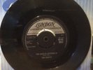 The Crests. The Angels Listened In. UK. London 45-HL 8954. Doo Wop.. Rare