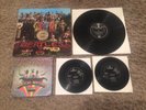 BEATLES LP SGT PEPPERS PCS 7027  AND A  7''MAGICAL MYSTERY TOUR DOUBLE MMT. A1