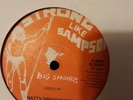 NATTY DREAD NAH RUN/LIFE'S NOT EASY - ROOTS REGGAE 12 (45 RPM)
