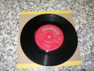 ORIGINAL THE BEATLES LOVE ME DO 45 RED PARLOPHONE LABEL 45-R 4949 1N 1N ZPT 1