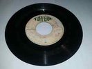 TUFF GONG/SUN IS SHINING VERSION 2 - JOHNNY LOVER [REGGAE CHANT]   7