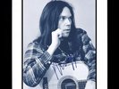 VERY HOT - NEIL YOUNG - MUSIC LEGEND - ORIGINAL HAND SIGNED AUTOGRAPH