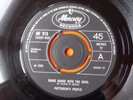 MF 913 MERCURY PATTERSONS PEOPLE SHAKE HANDS WITH THE DEVIL 1966 UK