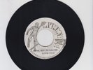 MUMMY/ WE'VE GOT TO CHANGE  -  RONNIE DAVIS    (80 REGGAE ROOTS 7