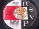 '65 Garage 45 Ria & the Revellons She Fell in Love GIRLS IN THE GARAGE HEAR