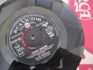 ELVIS PRESLEY KISSIN' COUSINS 1964    RCA VICTOR label      NEAR MINT