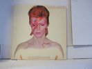 PLAYS VG++ DAVID BOWIE 