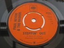 Paul Revere & The Raiders STEPPIN OUT / BLUE FOX 1965 UK 7