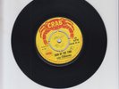 CRAB/  TRUE BROTHERS -  THE TENNORS - SIGN OF THE TIME  (69 SKINHEAD REGGAE 7