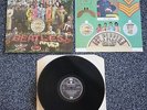 THE BEATLES - SGT PEPPER 1980's UK EMI PARLOPHONE PCS 7027 + CUTOUTS *NEAR MINT*
