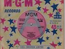 THE BLOSSOMS Tweedle dee / You got me hummin' MGM 1435 Rare demo from 1968