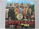 THE BEATLES: SGT PEPPERS - -   33rpm  ORIGINAL YELLOW & BLACK. 1967  WITH INSERT