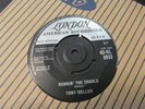 TONY BELLUS  ROBBIN' THE CRADLE / VALENTINE GIRL 1959 LONDON 45-HL 8933 RARE