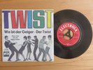 seltene Single     OLIVER  TWIST  AND THE HAPPY TWISTER     