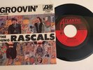 Gorgeous Original 1967 / The Young Rascals / Groovin' / 45 & Pic. Sleeve  / NM+