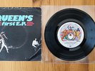 Queen - First EP EMI 2623  PROMO / DEMO A Lable UK Issue - 7
