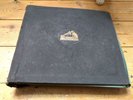 12 x GRAMOPHONE RECORDS IN HMV SLEEVE / FOLDER - VINTAGE HIS MASTERS VOICE